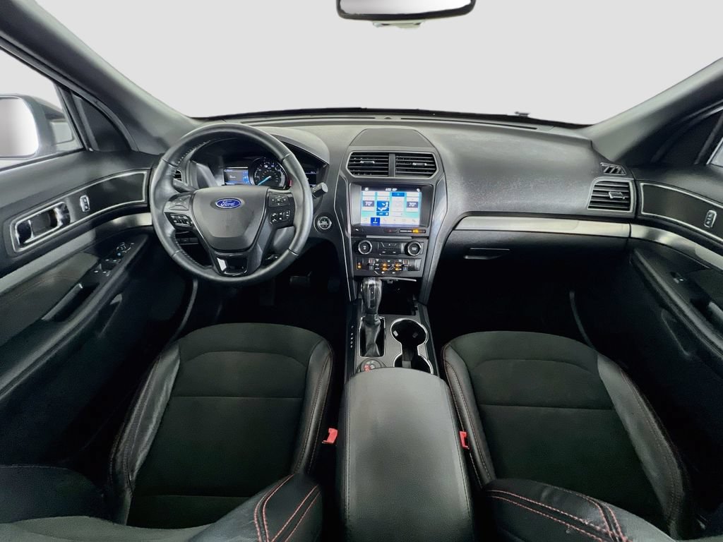 Certified 2018 Ford Explorer XLT w/ Equipment Group 202A AWD/4WD image 42
