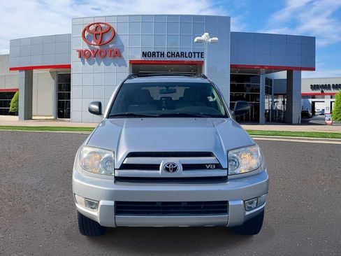 Used 2004 Toyota 4Runner SR5 RWD image 2