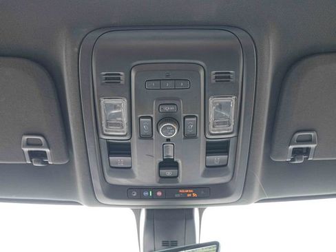 Used 2021 Chevrolet Suburban High Country AWD/4WD image 40