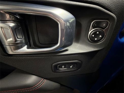 Used 2024 Jeep Gladiator Rubicon w/ Technology Group image 54