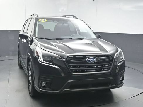 Used 2024 Subaru Forester Premium AWD/4WD image 3