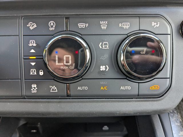 New 2026 Land Rover Defender 110 OCTA AWD/4WD image 27