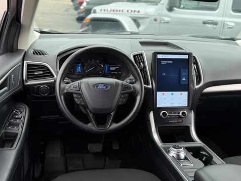 Certified 2024 Ford Edge SE w/ Black Appearance Package AWD/4WD image 5