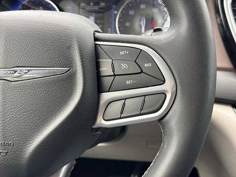 Used 2022 Chrysler Voyager LX FWD image 14