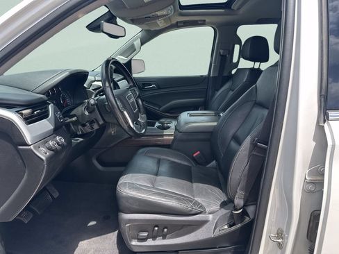 Used 2020 GMC Yukon SLT w/ Value Plus Edition AWD/4WD image 10