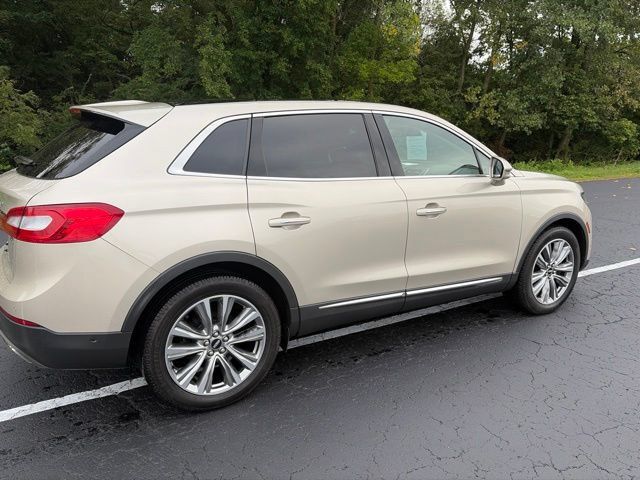 Used 2017 Lincoln MKX Reserve w/ Driver Assistance Package AWD/4WD image 10