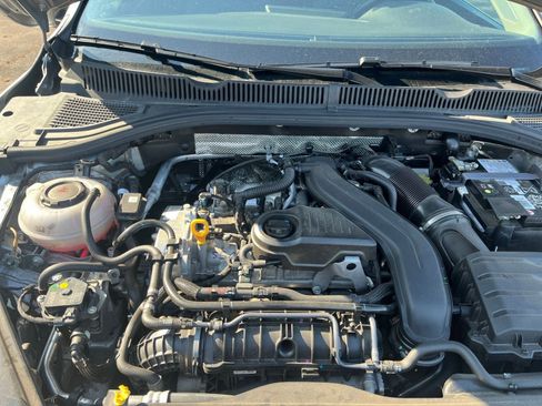 Used 2025 Volkswagen Jetta SE image 33