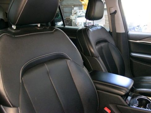 Used 2023 Jeep Grand Cherokee L Limited AWD/4WD image 11