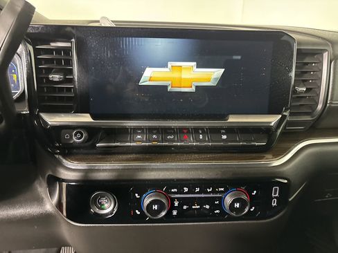 Used 2023 Chevrolet Silverado 1500 LT image 15