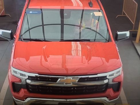 Used 2023 Chevrolet Silverado 1500 LT AWD/4WD image 2