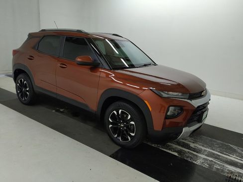 Used 2021 Chevrolet TrailBlazer LT FWD image 11