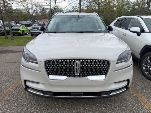 Used 2022 Lincoln Aviator Reserve w/ Equipment Group 201A AWD/4WD image 2