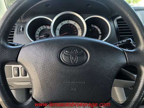 Used 2011 Toyota Tacoma 4x4 Regular Cab image 12