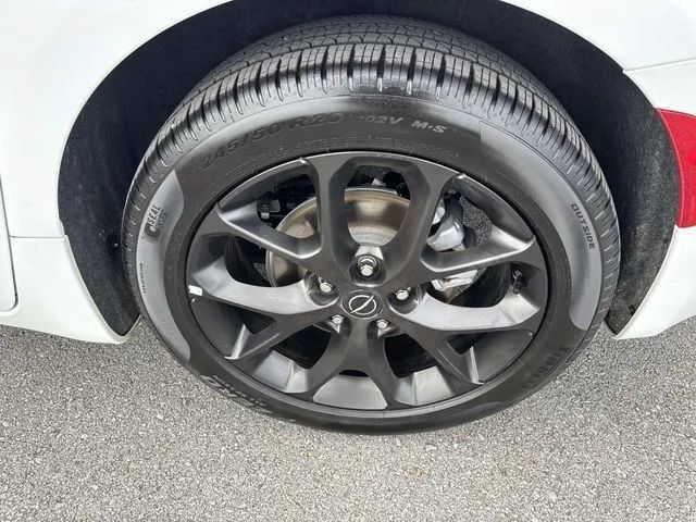 Used 2025 Chrysler Pacifica Limited FWD image 12