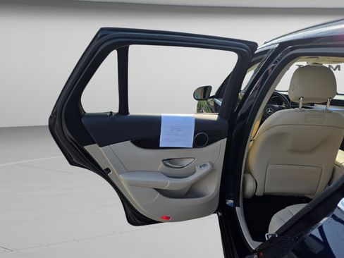 Used 2019 Mercedes-Benz GLC 300 image 19