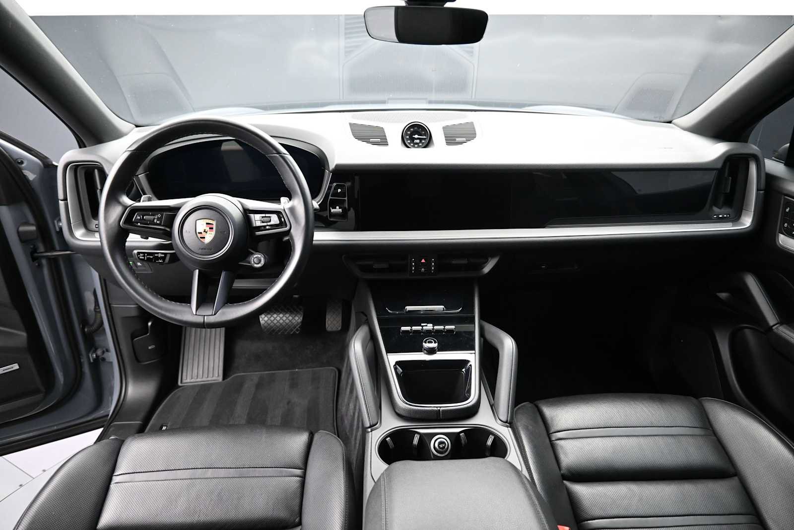 Certified 2024 Porsche Cayenne Coupe AWD/4WD image 6