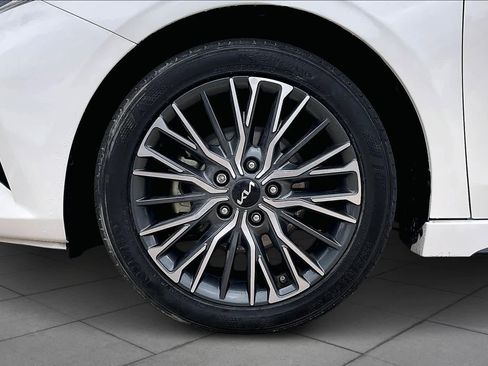 Used 2024 Kia Forte GT-Line image 10