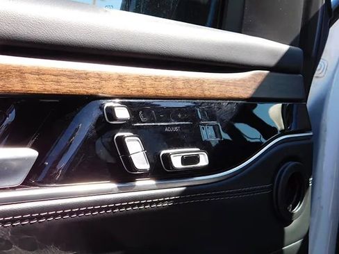 Used 2024 Jeep Grand Wagoneer L 4WD image 17