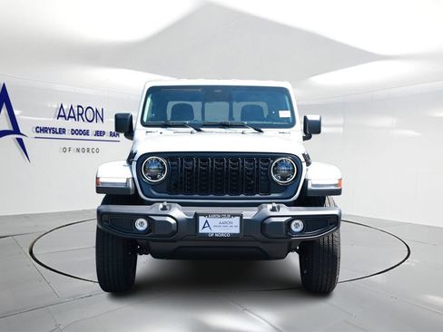 New 2026 Jeep Gladiator Sport AWD/4WD image 4