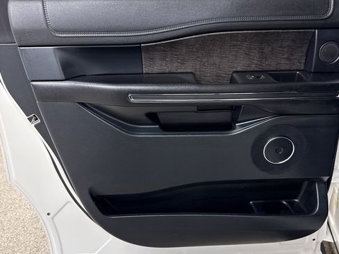Used 2021 Ford Expedition Max Limited image 13