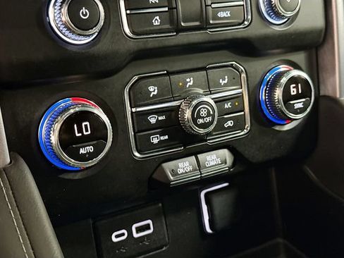 Used 2023 GMC Yukon SLE w/ LPO, Floor Liner Package AWD/4WD image 16
