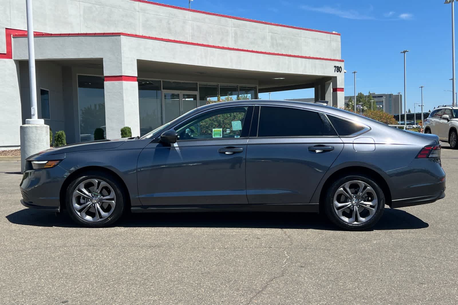 Used 2023 Honda Accord EX image 9