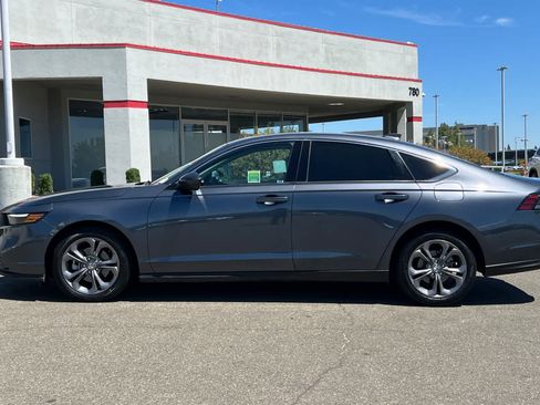 Used 2023 Honda Accord EX image 9