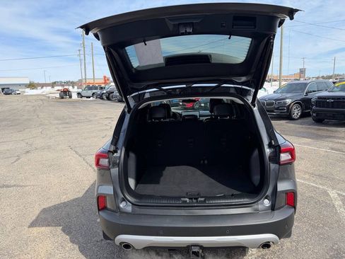 Used 2024 Ford Escape SE w/ Class II Trailer Tow Package FWD image 40