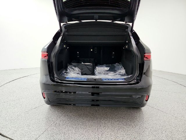 New 2026 Jaguar F-PACE R-Dynamic S AWD/4WD image 19