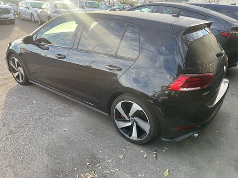Used 2018 Volkswagen GTI SE image 5
