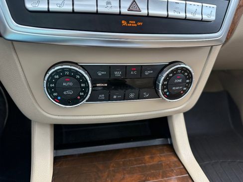 Used 2014 Mercedes-Benz GL 550 4MATIC image 42