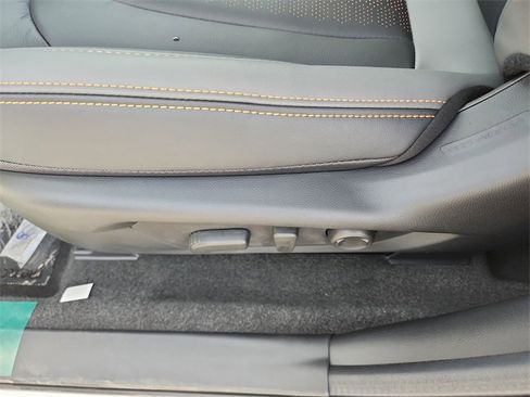 New 2025 Subaru Crosstrek 2.5i Limited image 12