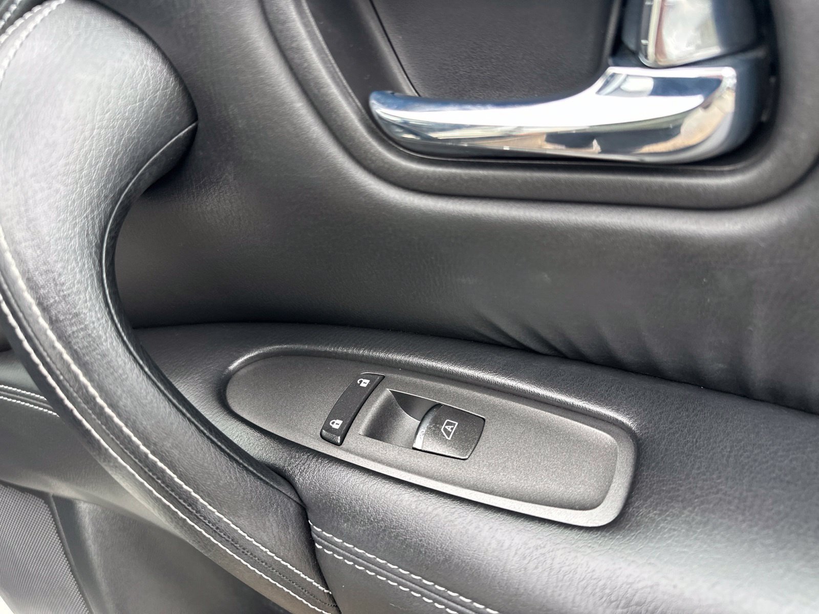 Used 2020 Nissan Armada Platinum w/ Captain's Chairs Package AWD/4WD image 45