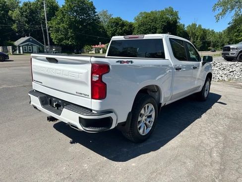 Used 2019 Chevrolet Silverado 1500 Custom w/ Custom Value Package AWD/4WD image 5