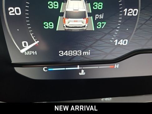 Certified 2022 GMC Yukon XL SLT w/ SLT Luxury Package image 3