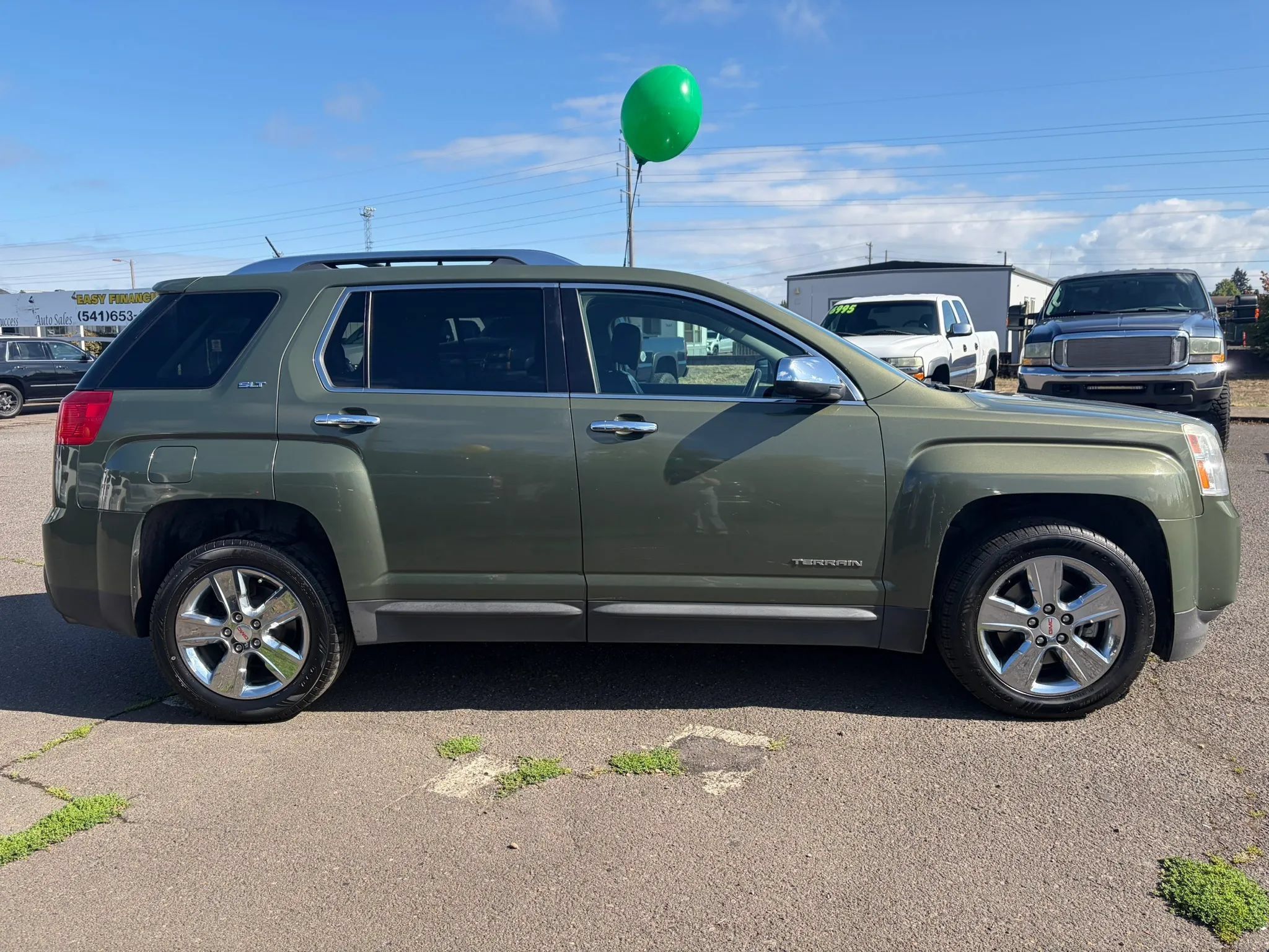 Used 2015 GMC Terrain SLT w/ Cargo Package FWD image 2