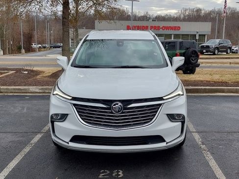 Used 2023 Buick Enclave Essence image 5