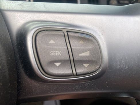 Used 2004 Chevrolet SSR w/ Preferred Equipment Group image 26