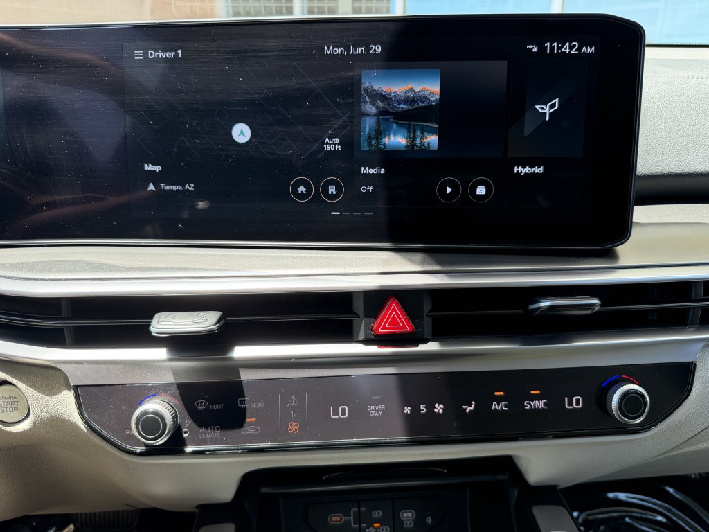 Used 2025 Kia Sorento EX w/ EX Panoramic Sunroof Package FWD image 18