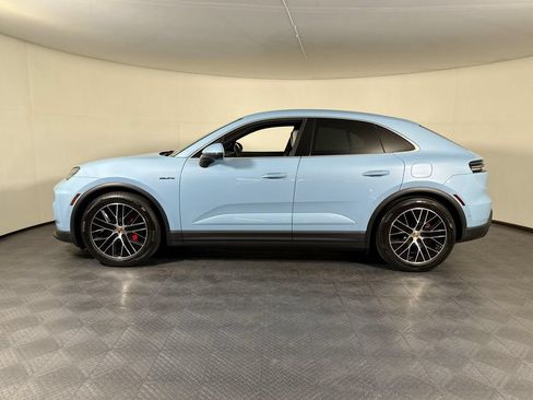 Certified 2025 Porsche Macan 4S Electric AWD/4WD image 2