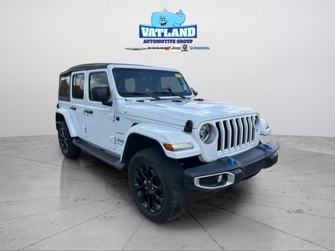 Used 2023 Jeep Wrangler Unlimited Sahara w/ Cold Weather Group image 7