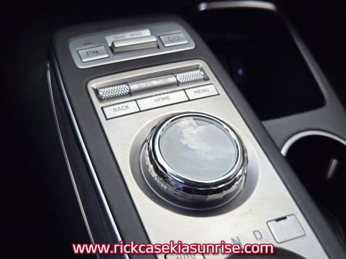 Used 2024 Genesis GV70 2.5T w/ Advanced Package AWD/4WD image 28