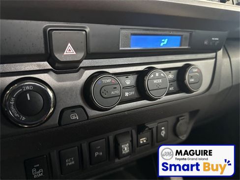 Used 2021 Toyota Tacoma TRD Off-Road image 13