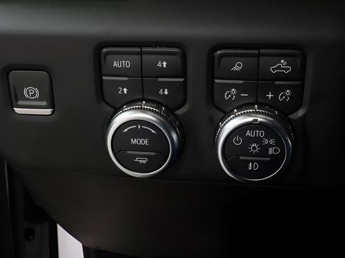 Used 2024 GMC Sierra 1500 Denali AWD/4WD image 18