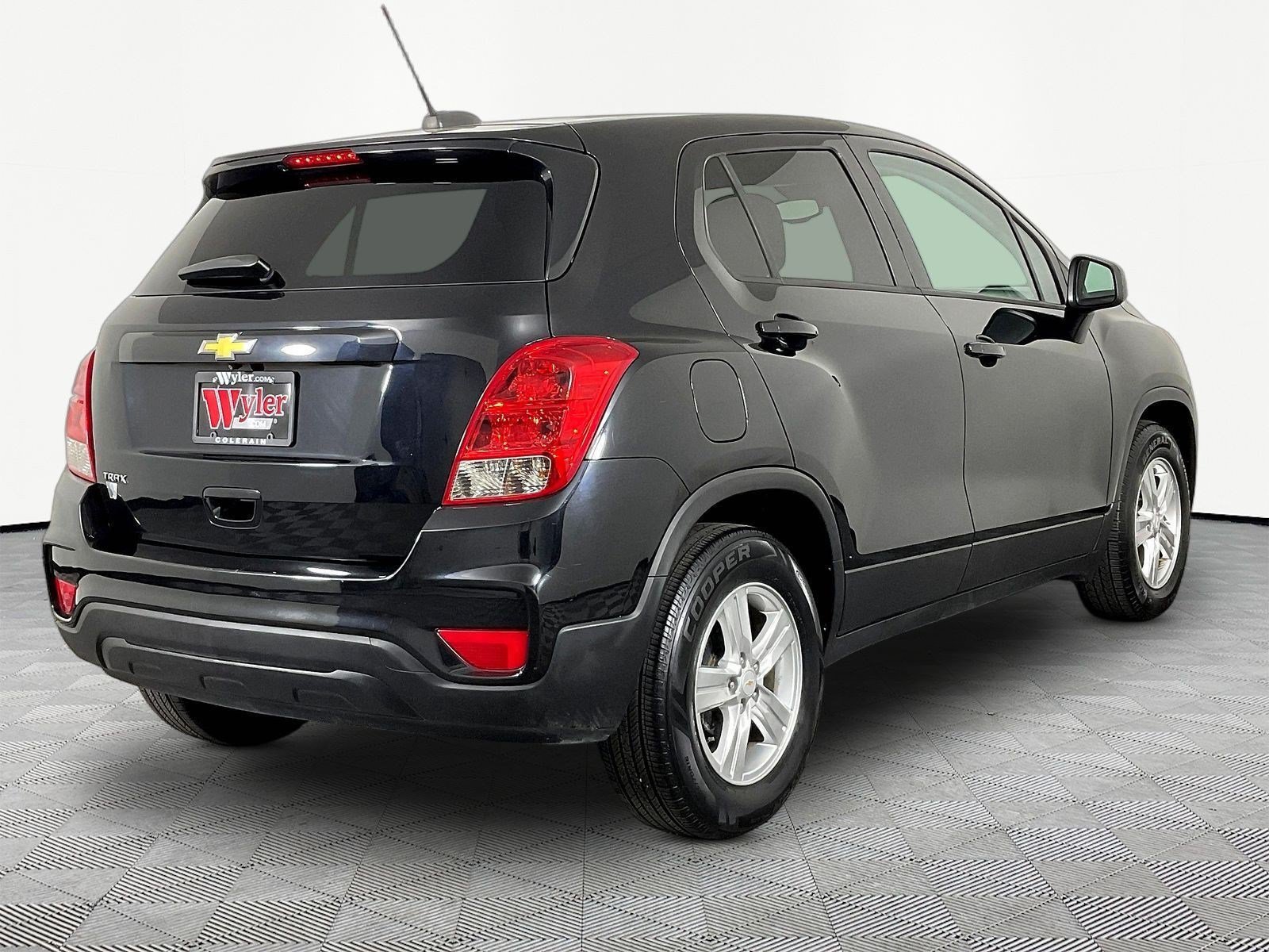 Used 2020 Chevrolet Trax LS w/ Tint and Cruise Package FWD image 6