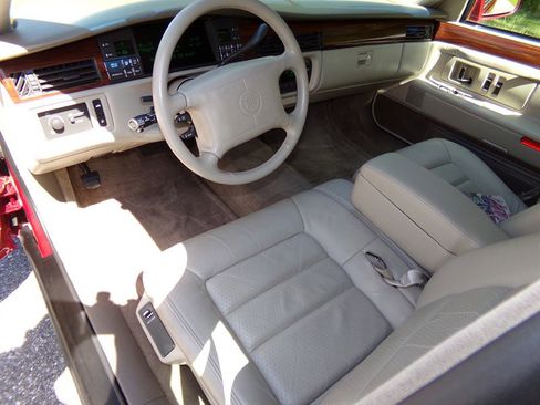 Used 1996 Cadillac De Ville Sedan FWD image 23