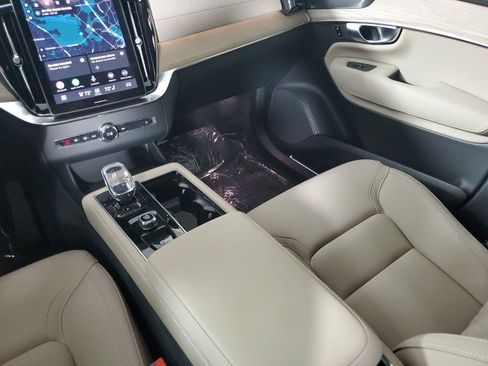 Certified 2026 Volvo XC90 B6 Plus w/ Protection Package Premier AWD/4WD image 17