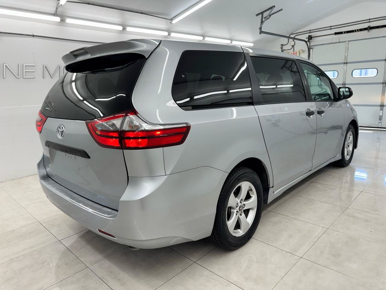 Used 2020 Toyota Sienna L FWD image 4