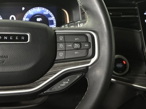 Used 2022 Jeep Wagoneer Series III image 36