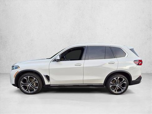Used 2024 BMW X5 xDrive40i w/ Premium Package AWD/4WD image 8